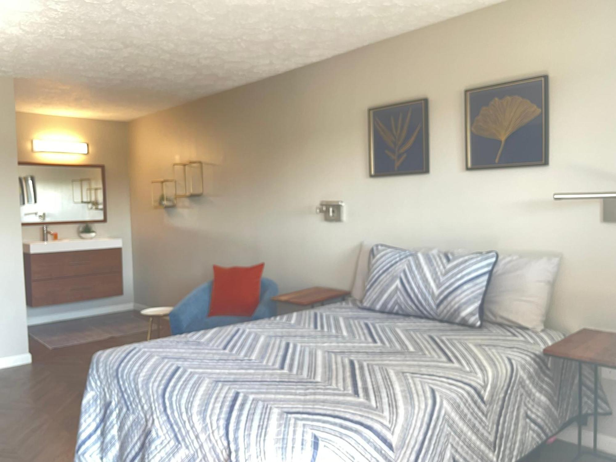 Hotel Lake Anna Glenora ภายนอก รูปภาพ