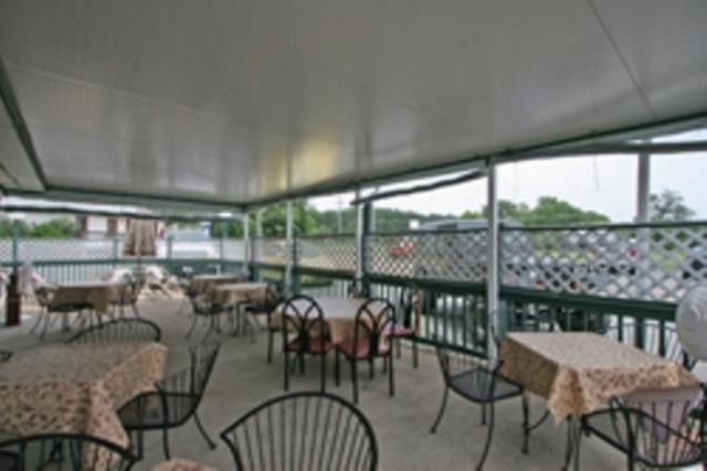 Hotel Lake Anna Glenora ภายนอก รูปภาพ